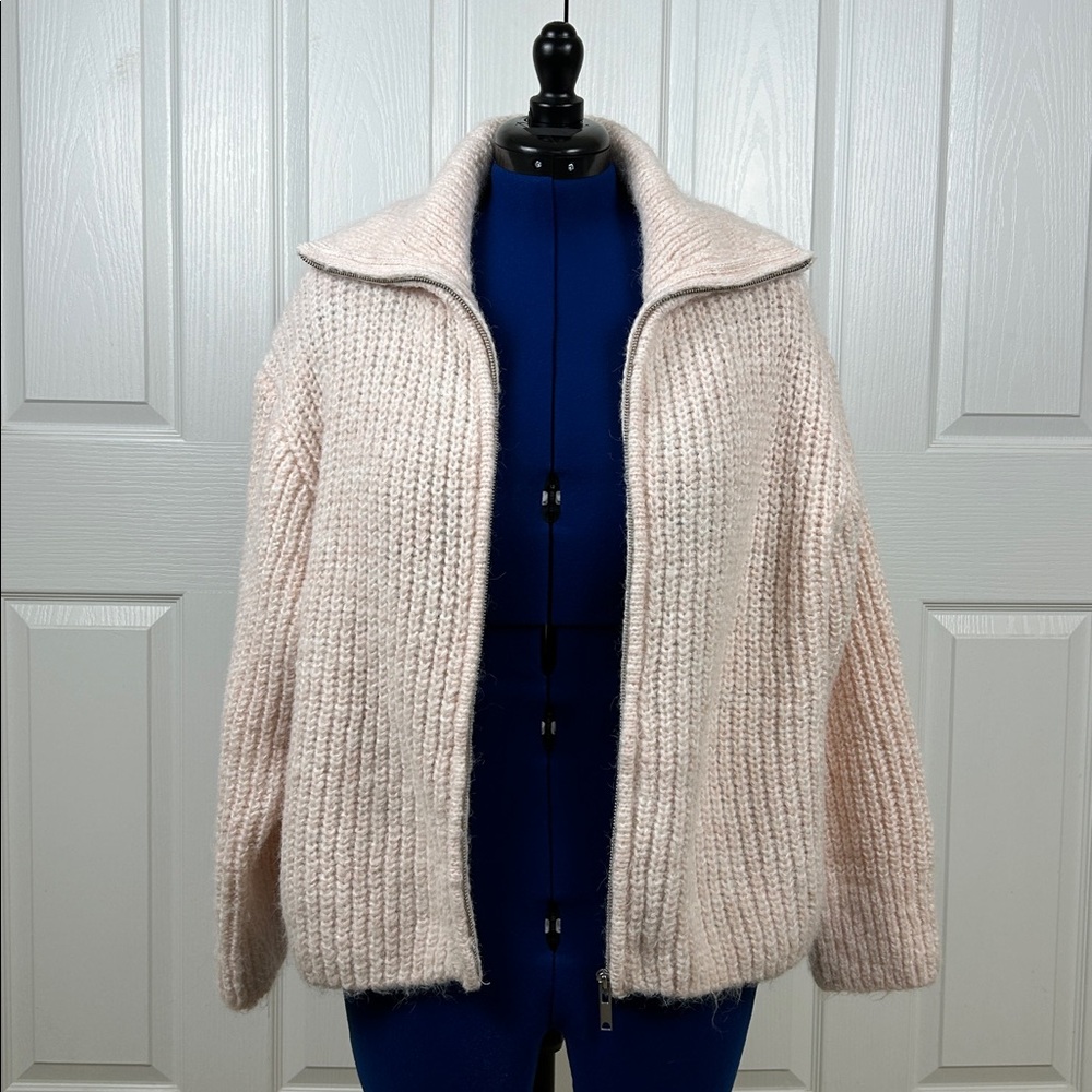 H&M Soft Pink Cozy Teddy Front Zip Sweater size‎ L